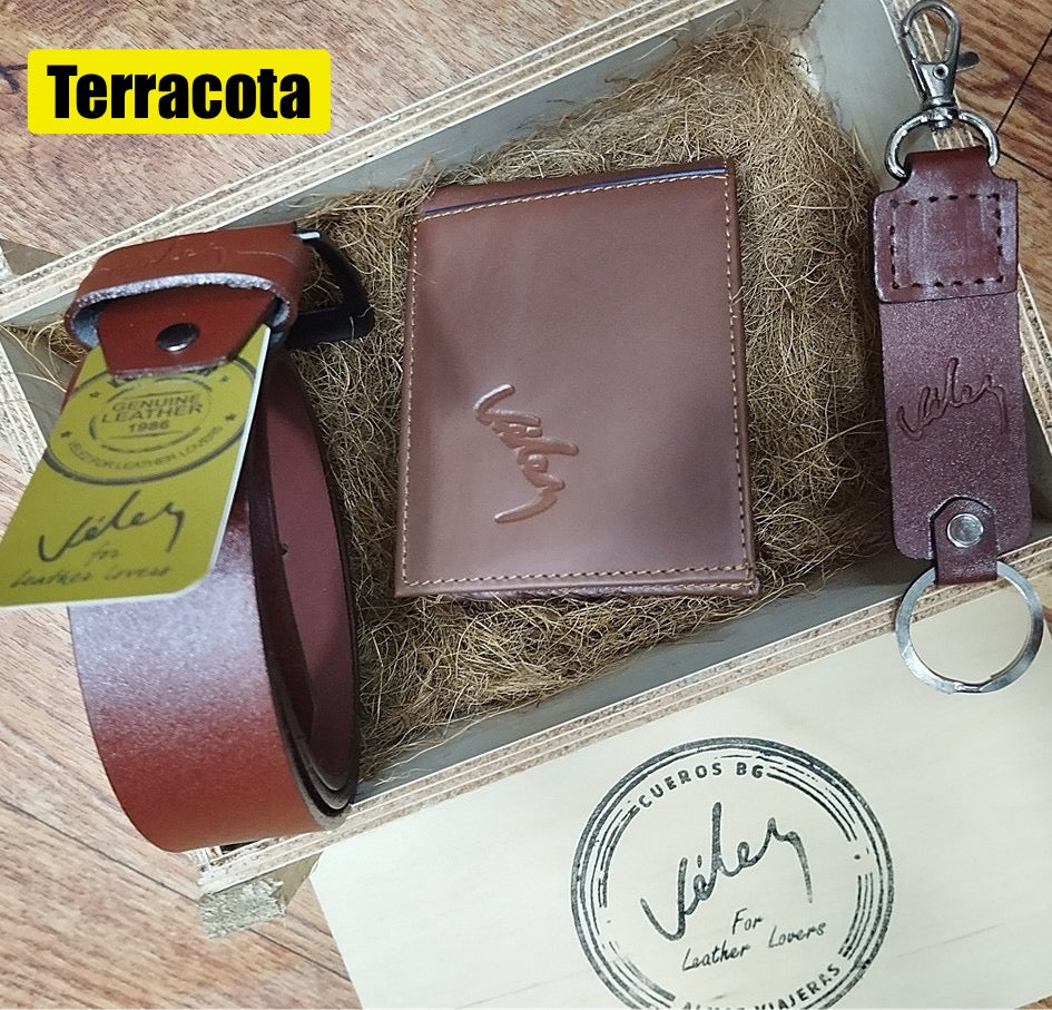 🎁 Combo Vélez – Correa + Billetera + Llavero en Cuero 100% + Caja Madera